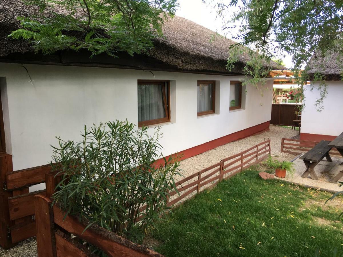 Balatonkenesei Nadfedeles Lovas Vendeghaz Villa Luaran gambar